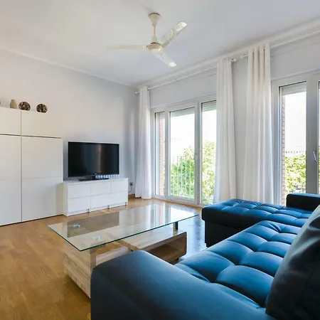 Apartamento Centrico Puerto Olimpico. Apartment *