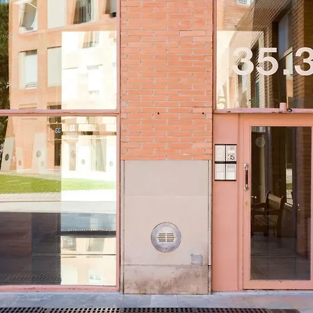 Apartamento Centrico Puerto Olimpico. Apartment *
